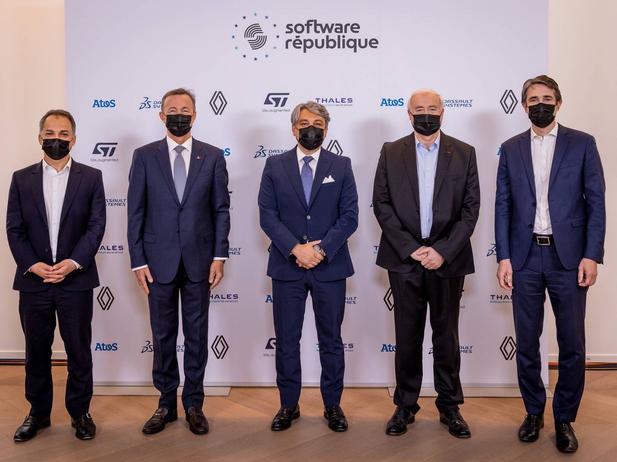 Foto: Los máximo responsable de las cinco grandes compañías que conforman Software Rèpublique con Luca de Meo en el centro.  