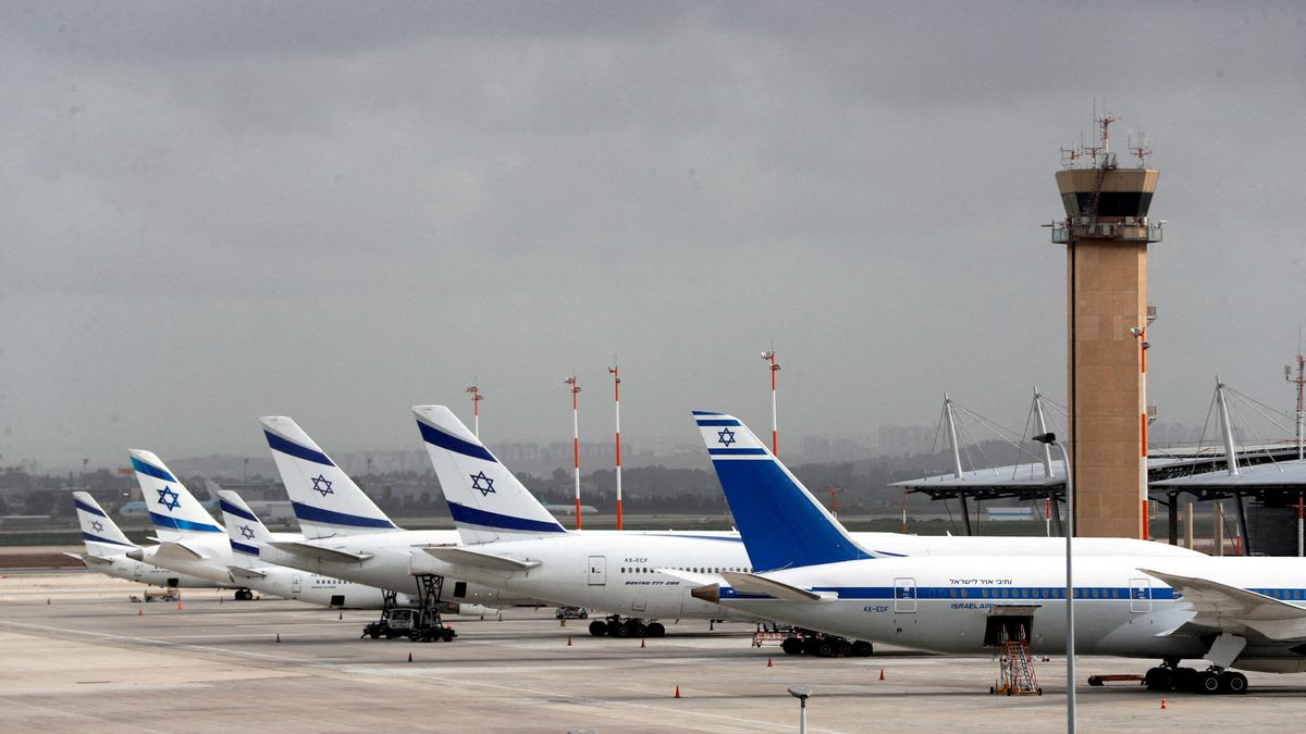 Una turba violenta asalta el aeropuerto de Daguestán en busca de "judíos"