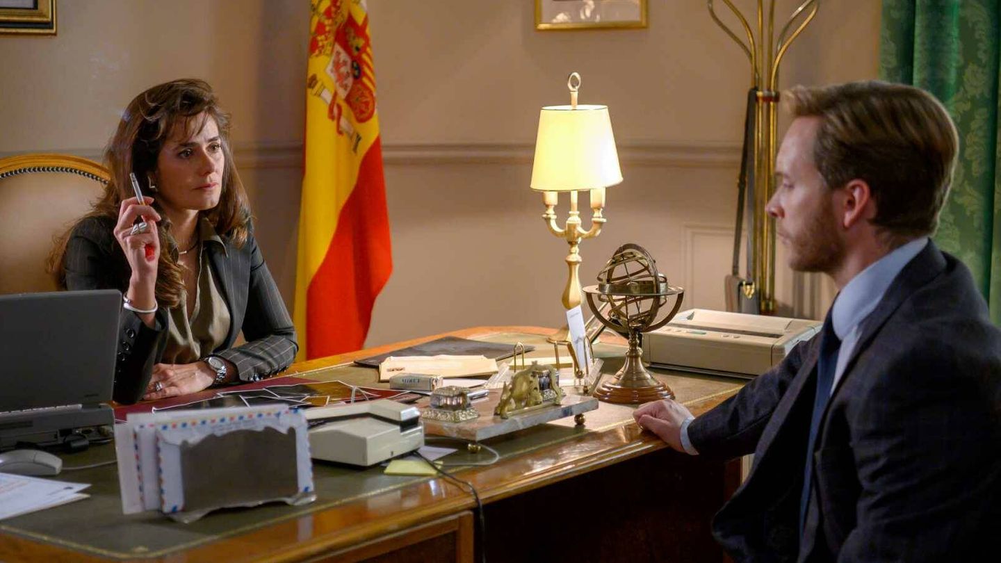 Anna Allen y Pablo Rivero, en 'Cuéntame'. (TVE)