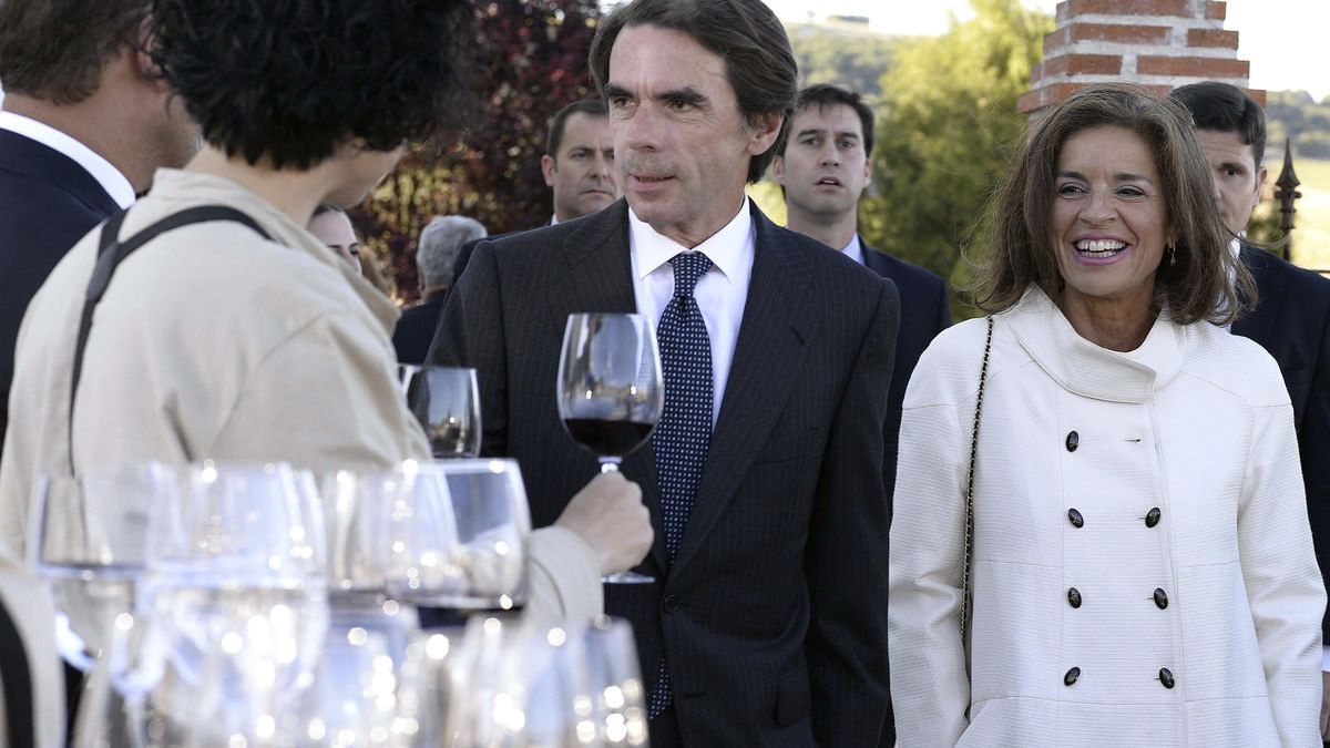 Montoro abre una investigación fiscal a la empresa familiar de Aznar y Botella