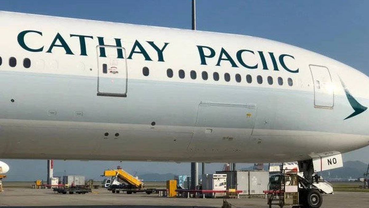 Una aerolínea se equivoca al escribir su propio nombre en su nuevo avión