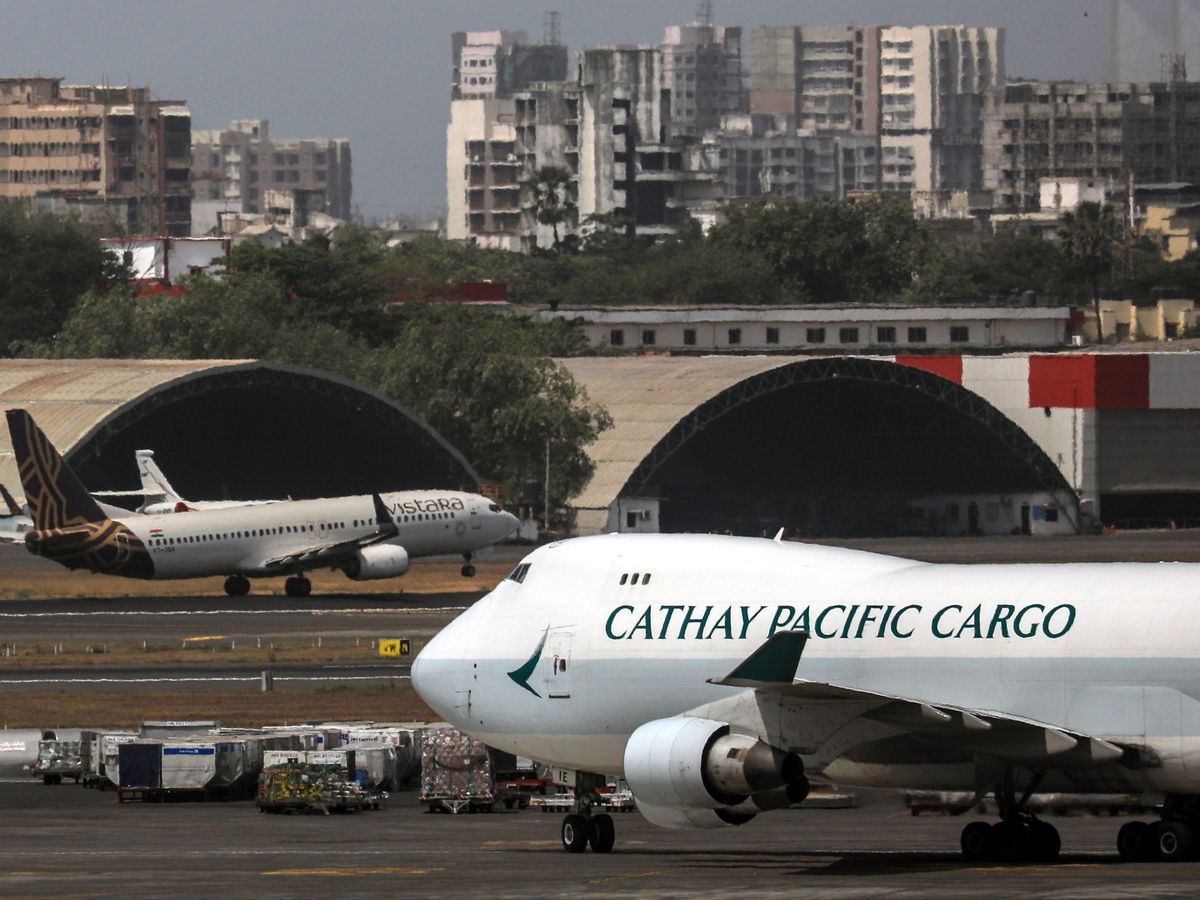 Foto: Un avión de la aerolínea Cathay Pacific. (EFE)