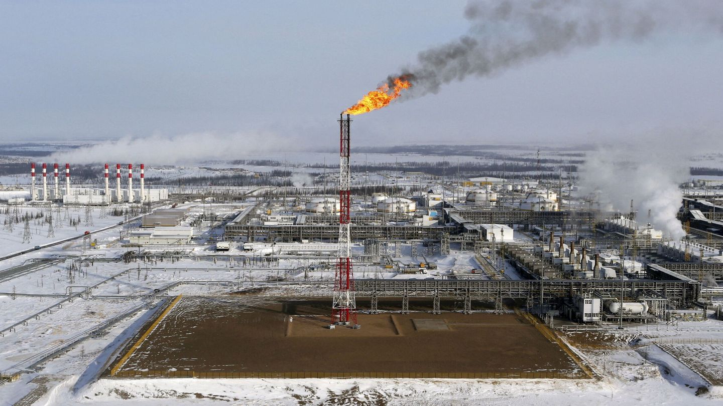 Planta petrolífera de Rosneft en Siberia, Rusia. (Reuters/Sergei Karpukhin)