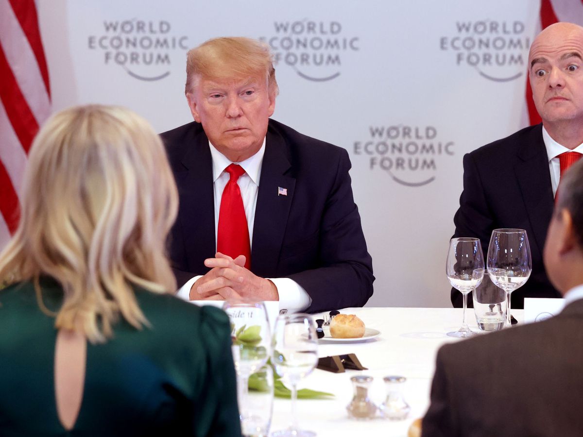 Foto: El presidente Donald Trump, en una cena en Davos. (Reuters)