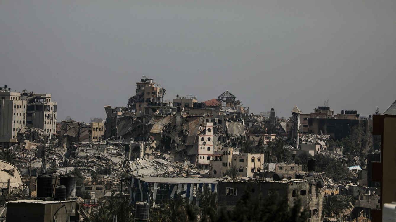 Foto: Edificios destruidos en Gaza por los bombardeos del Ejército israelí. (EFE/EPA/Mohammed Saber)