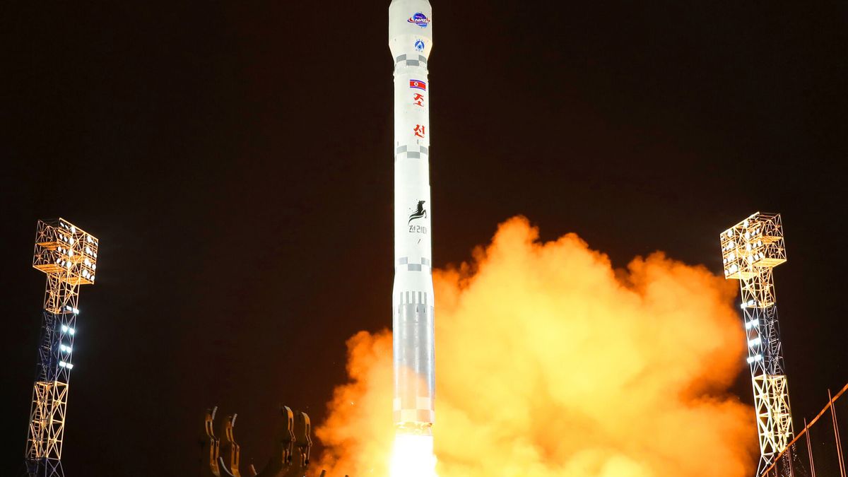 Así es el satélite espía Malligyong-1 que Corea del Norte ha puesto en órbita