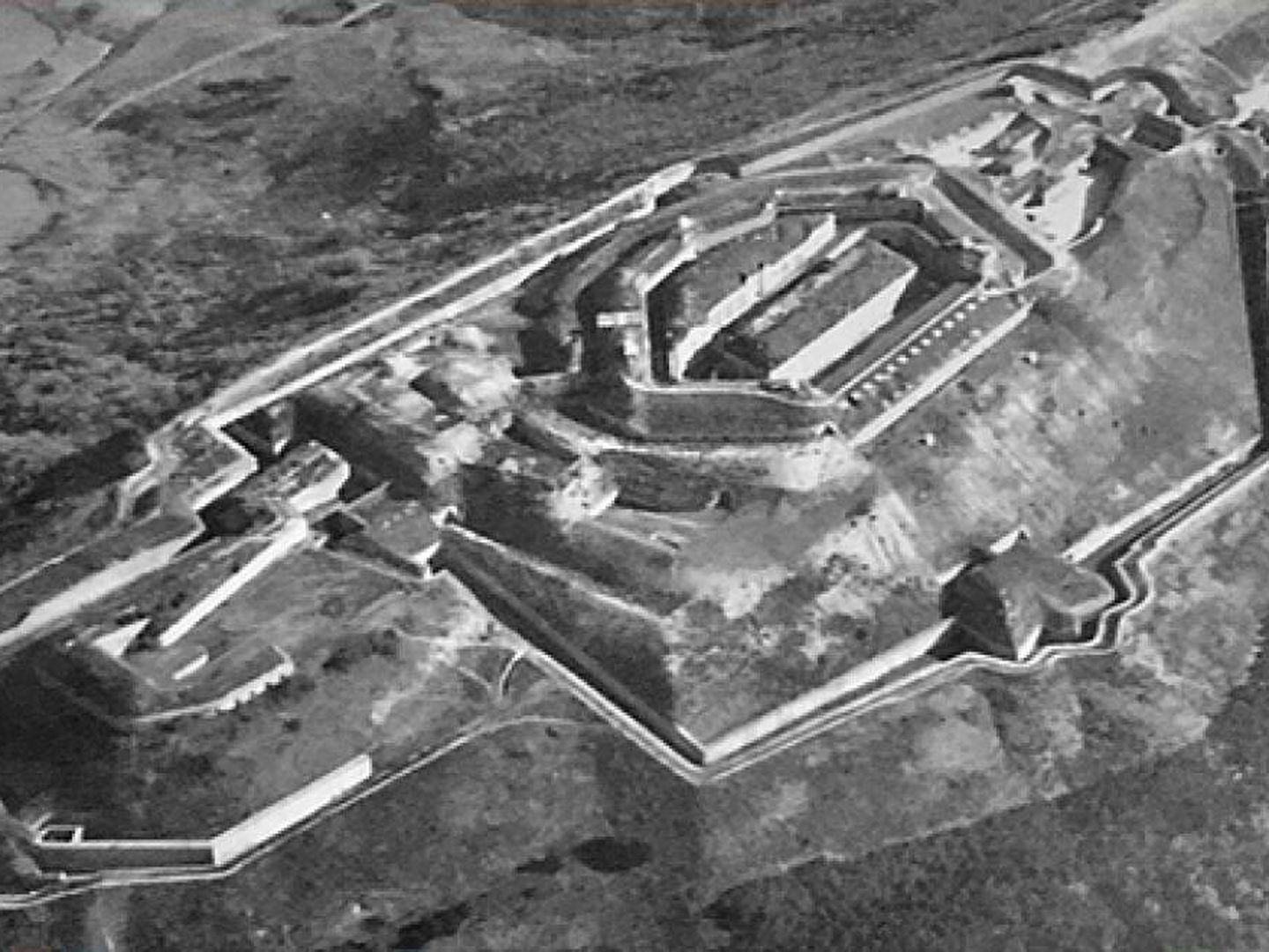 Vista aérea de la época del fuerte de San Cristóbal. 