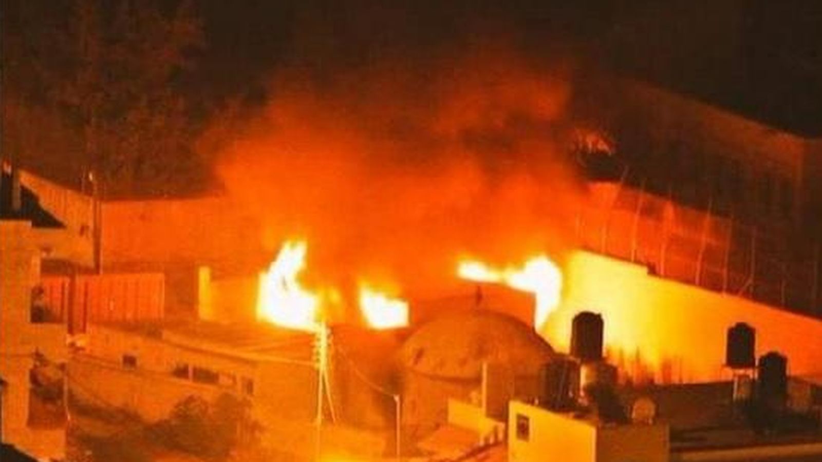 Foto: Jóvenes palestinos incendian la tumba de José en Nablús (YOUTUBE)