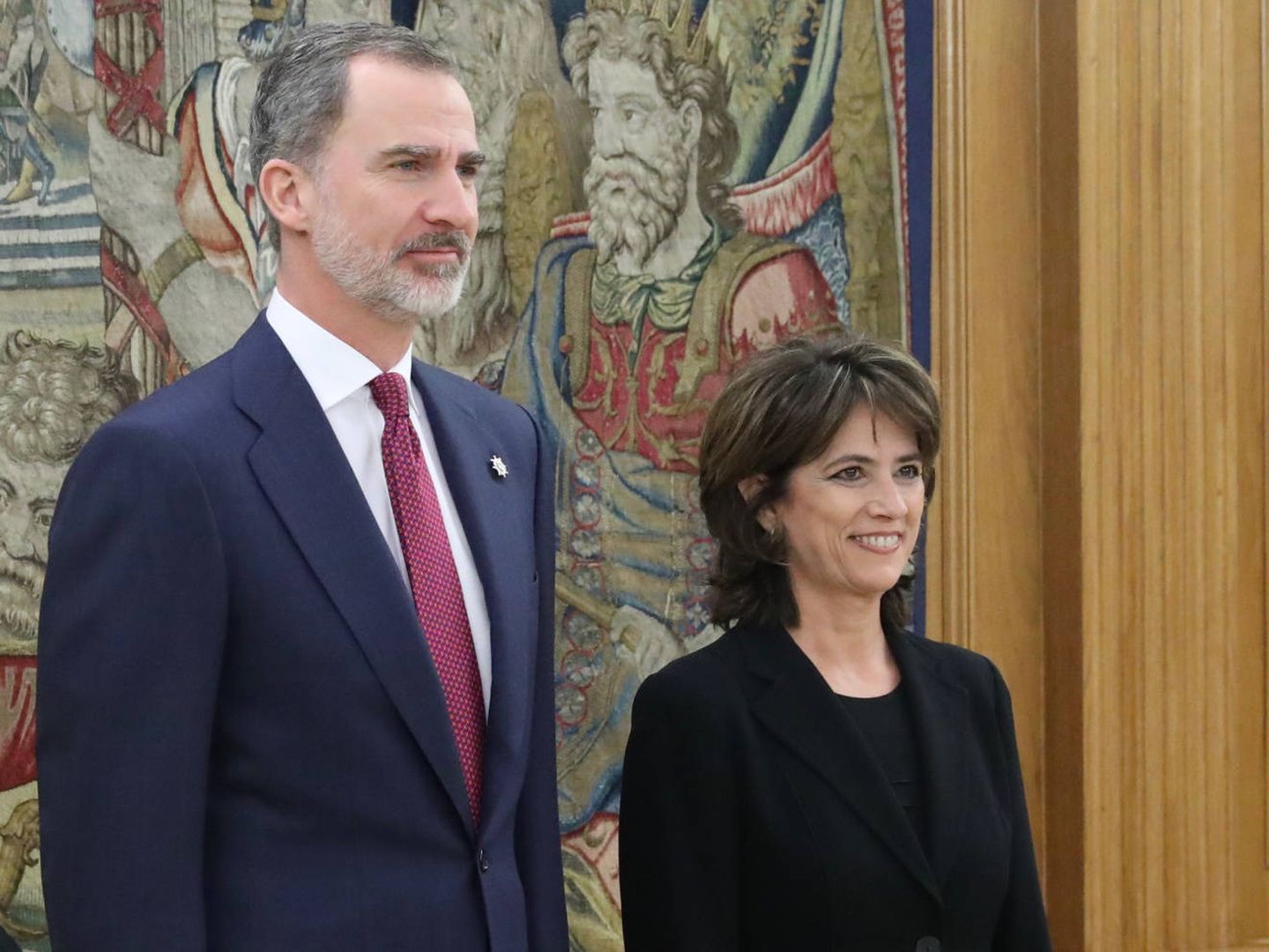 Dolores Delgado, junto al Rey. (Fiscal.es)
