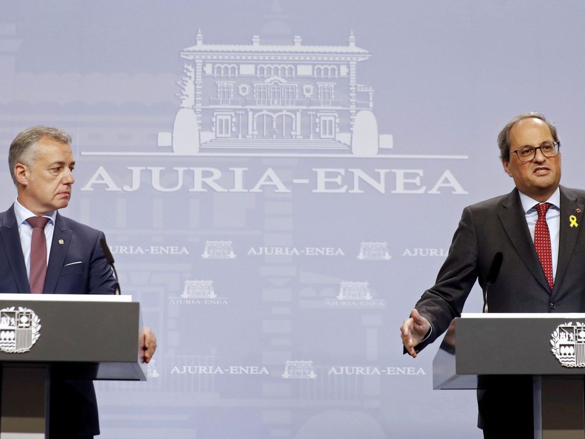 Foto: Urkullu y Torra comparecen en la sede del Gobierno vasco tras una reunión en noviembre de 2018. (EFE)