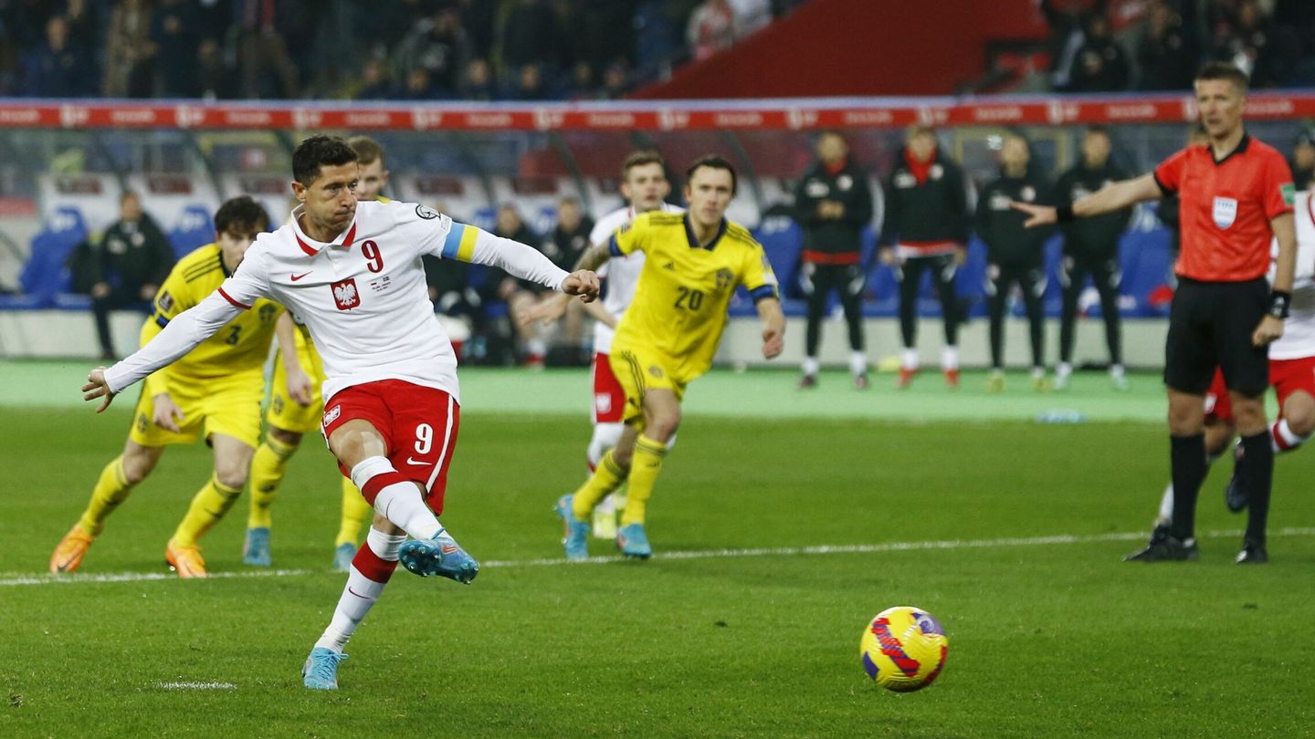 El polaco decantó el partido. (Reuters/Kacper Pempel)