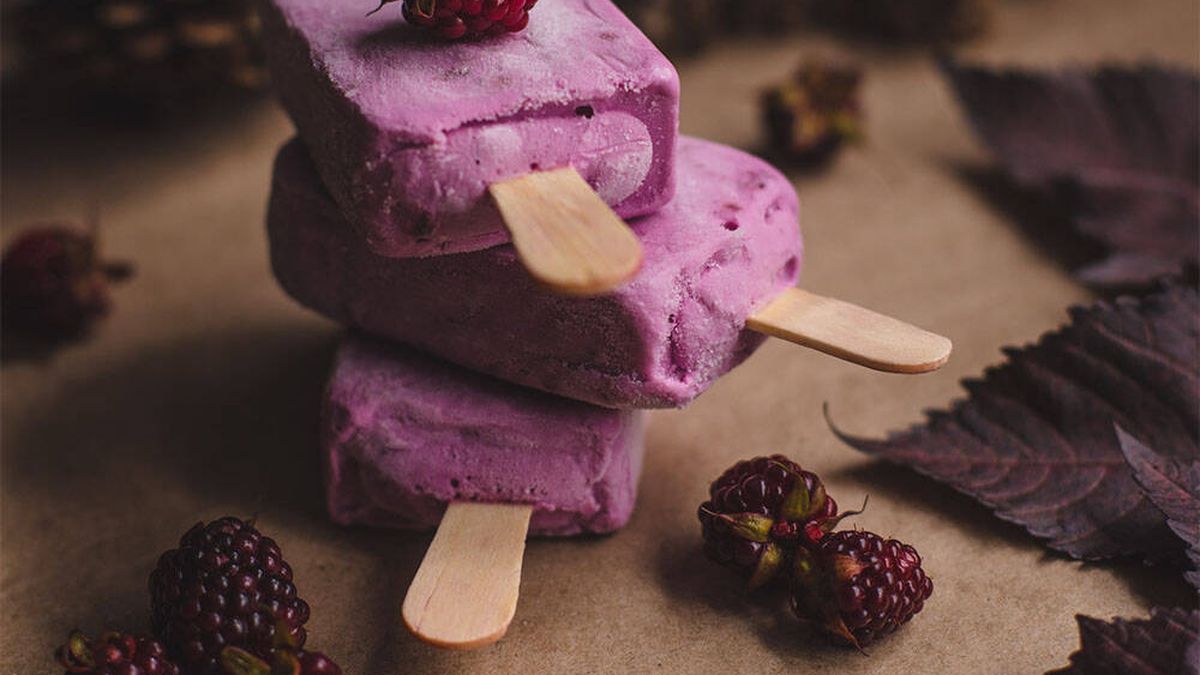 Los helados de supermercado más saludables para combatir el calor, según la OCU