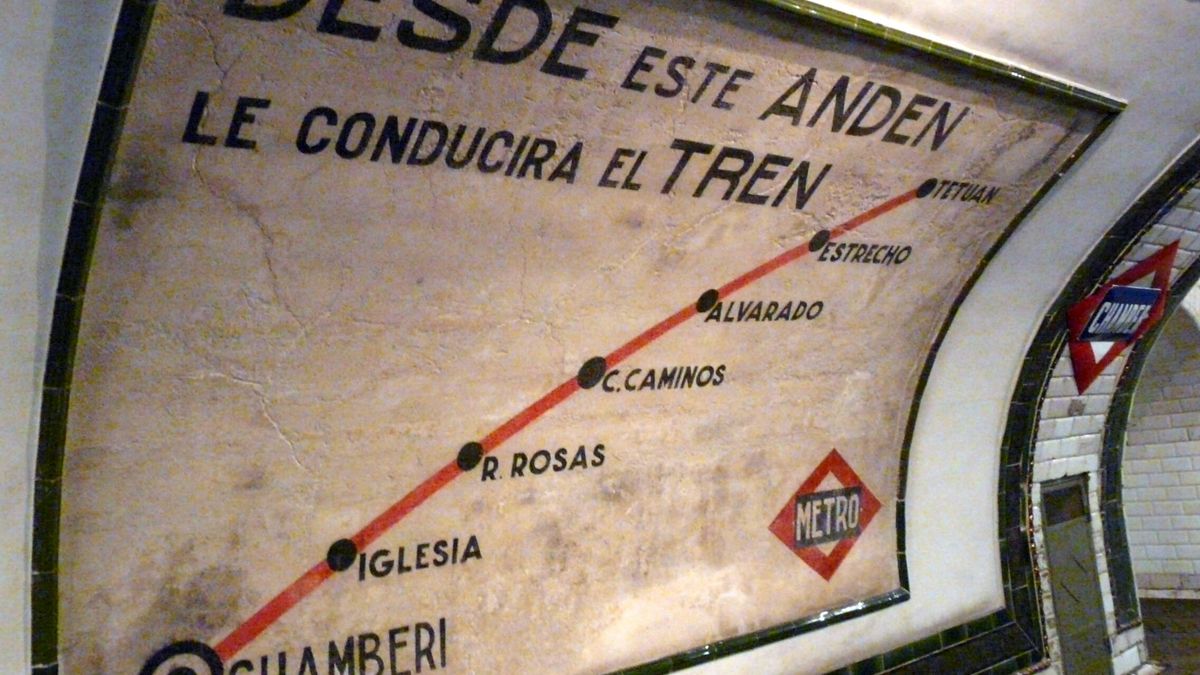 Viaje al Madrid de los años 50 en Metro: así era entonces la estación fantasma de Chamberí