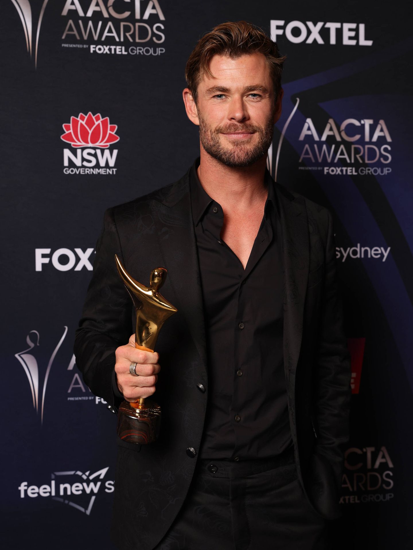 Chris Hemsworth, con el galardón de la Academia de Cine Australiano. (Getty)