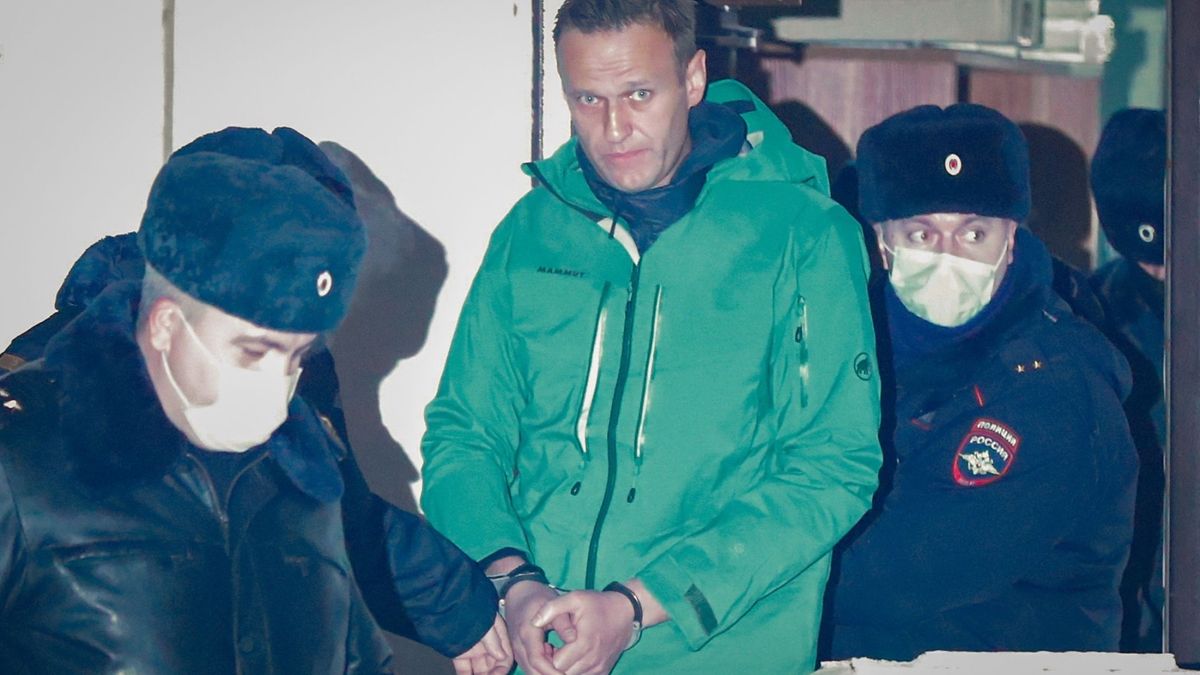 El opositor ruso Navalni, recluido en solitario en una celda de cuarentena en Moscú