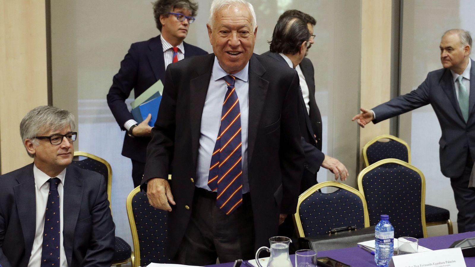 Foto: El ministro de Asuntos Exteriores en funciones, José Manuel García-Margallo (d), preside hoy la primera reunión interministerial sobre Gibraltar. (EFE)