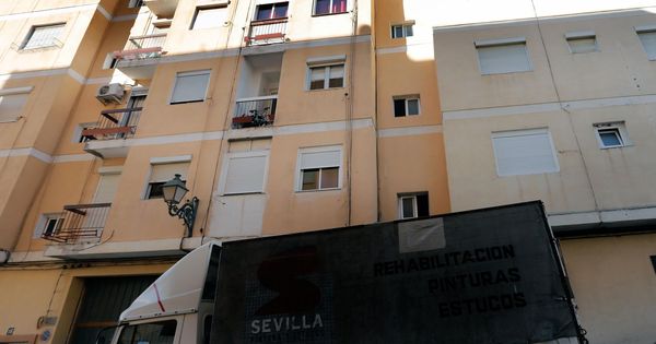 Foto: Vivienda en la que han ocurrido los hechos en la calle Gavarda de Benimàmet. (EFE)