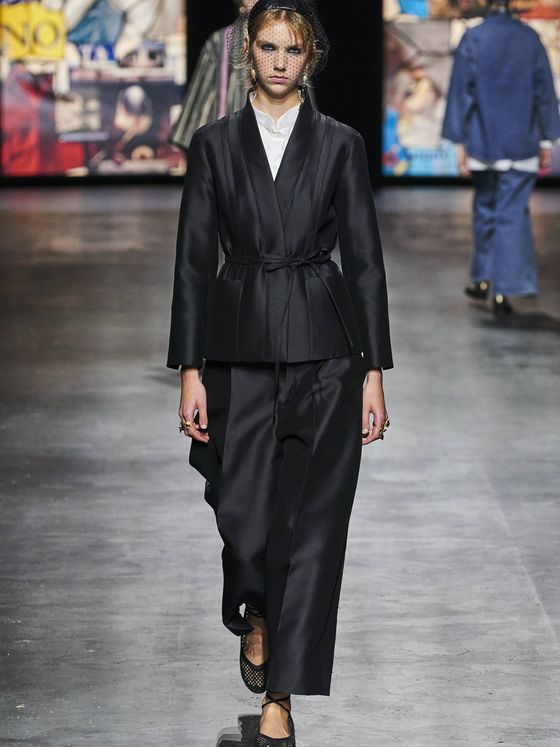 Kimono negro de Dior, primavera-verano 2021. (Imaxtree)