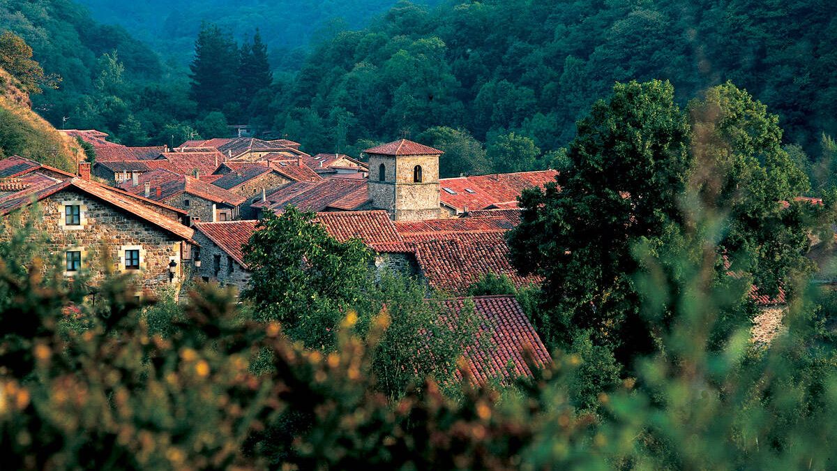 Ni Liérganes ni Santillana del Mar: el desconocido pueblo medieval de Cantabria que es uno de los más bonitos de España