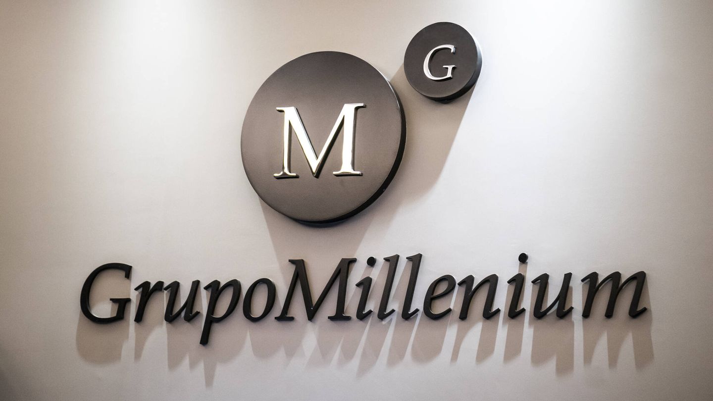 Logo del Grupo Millenium en su sede. (A. B.)