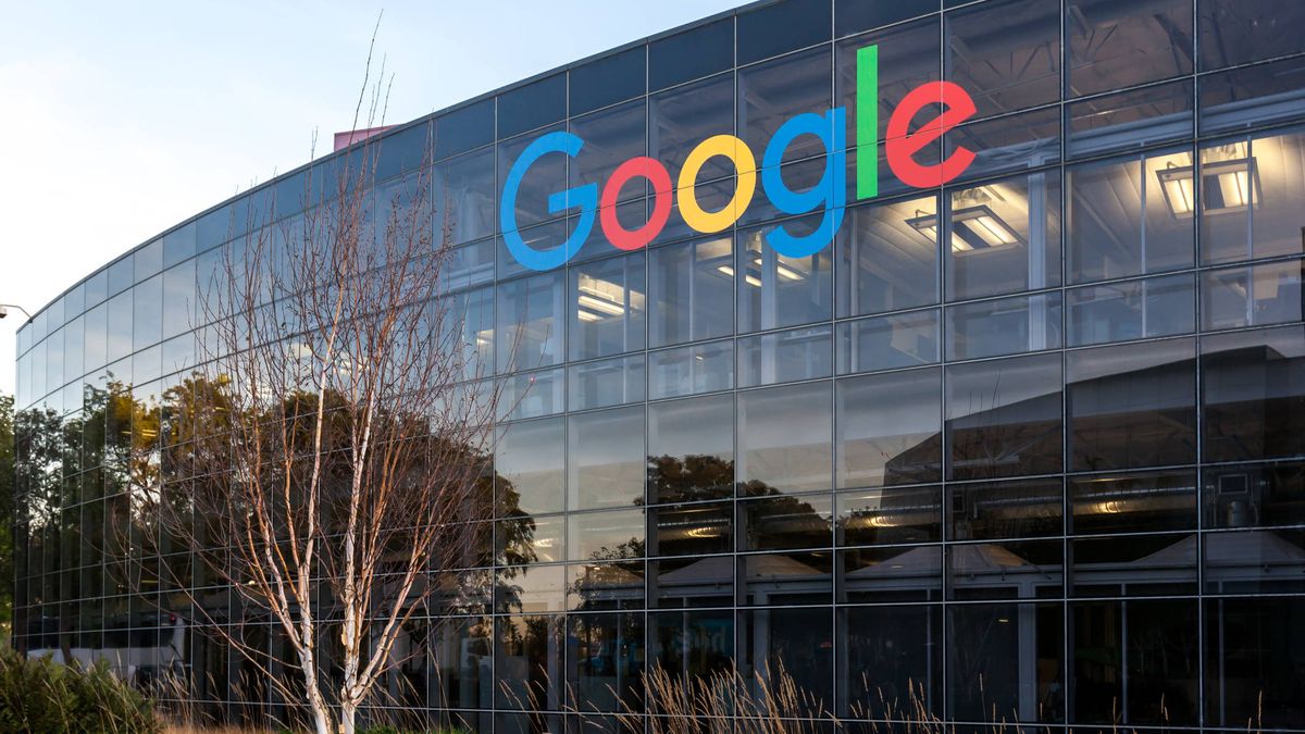 Los fallos de las búsquedas de Google por inteligencia artificial: a favor de la esclavitud y comida venenosa