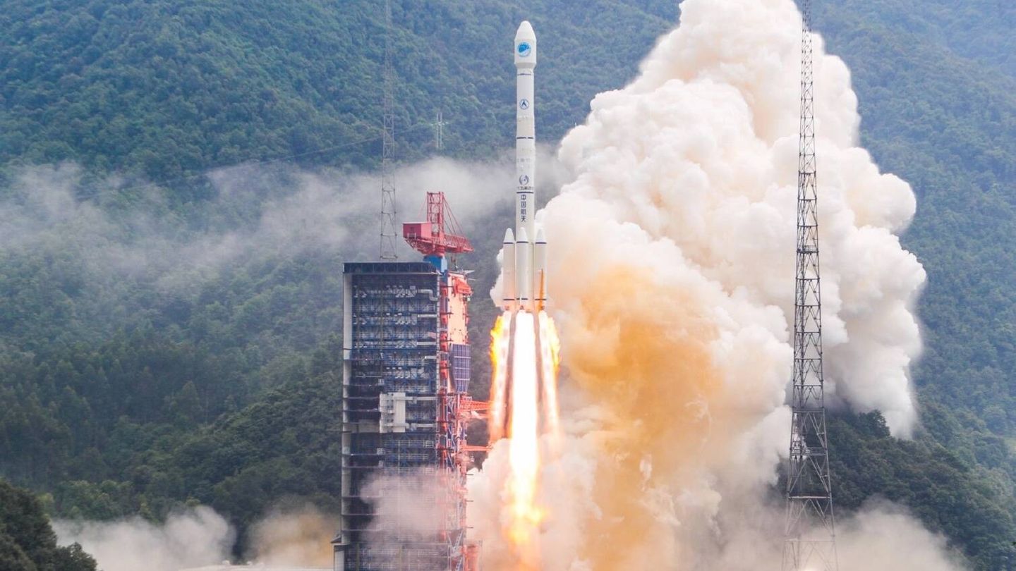 Lanzamiento de un cohete Long March 3B chino. (CNS)