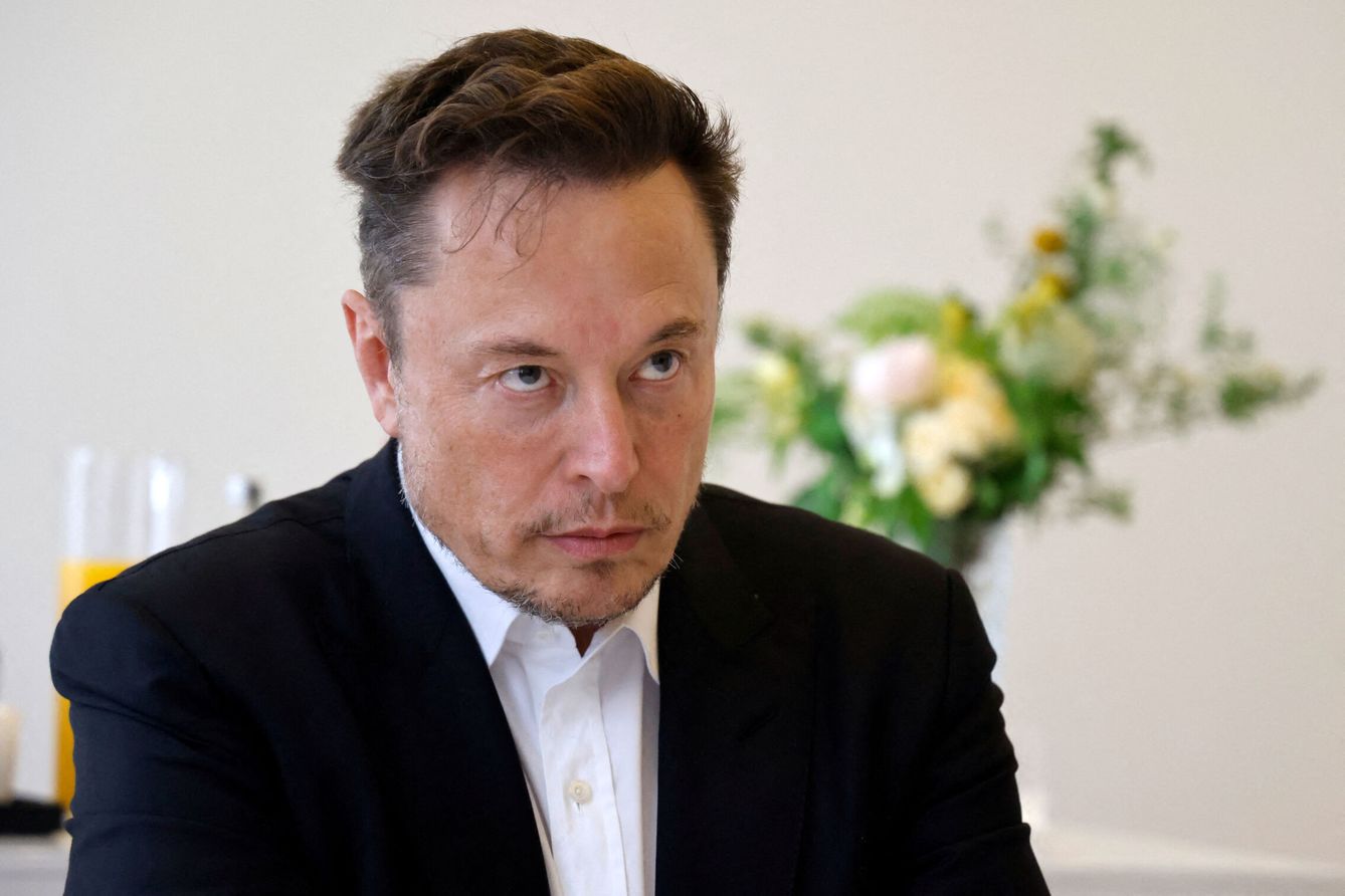 Elon Musk, en una reunión reciente con el ministro francés de Economía. (Ludovic Marin)