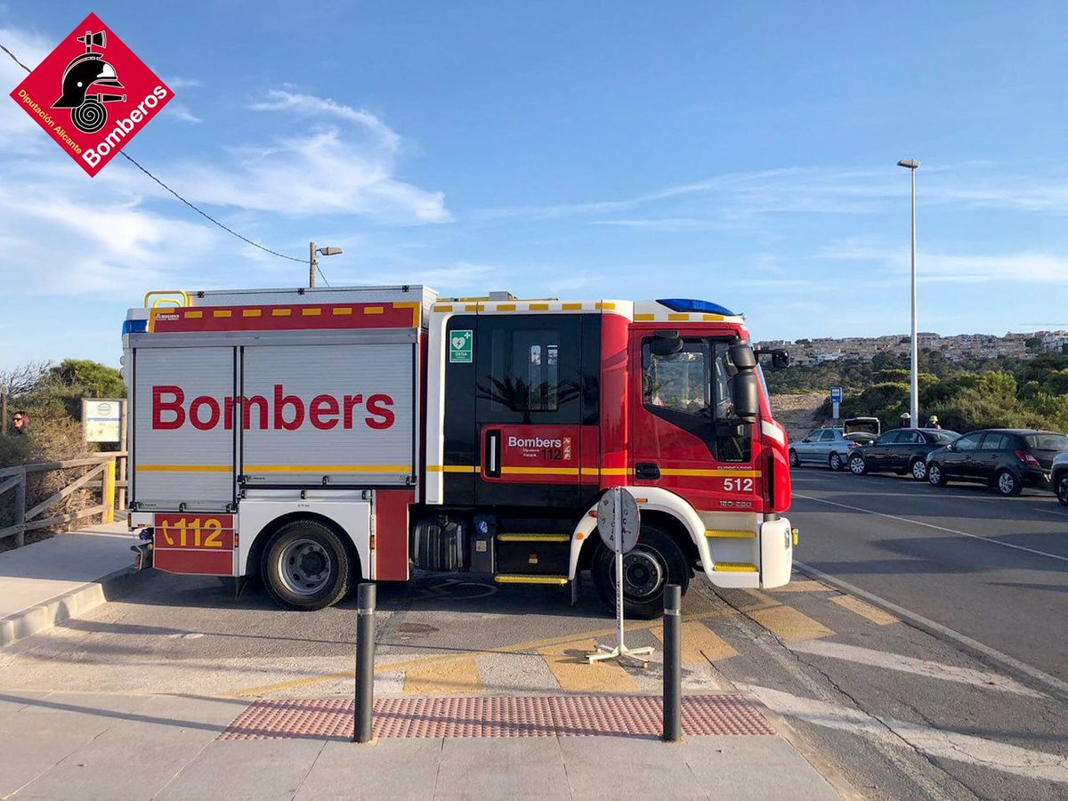 Foto: Un camión de bomberos en Alicante. (@BomberosDipuALC)