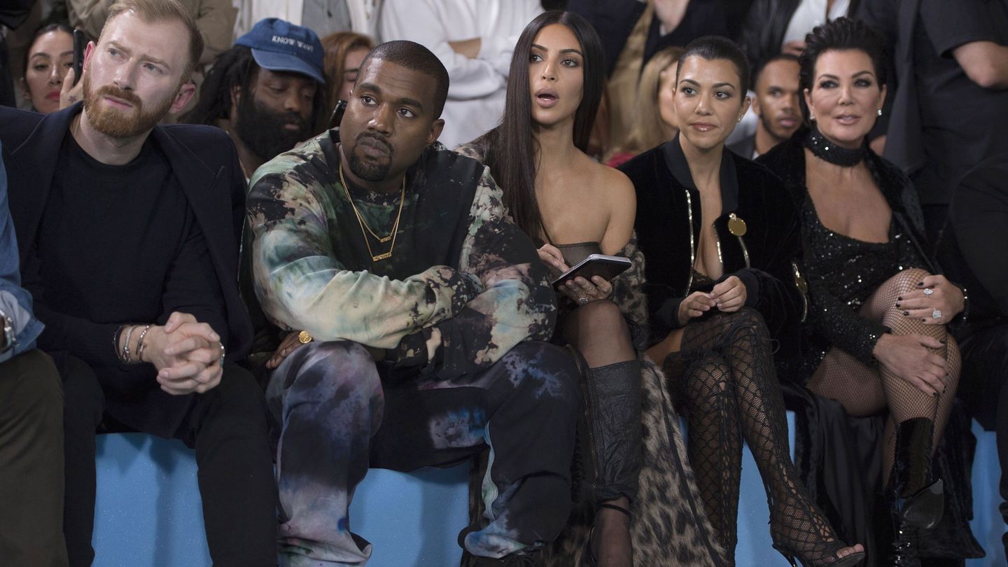 Kanye West, Kim Kardashian, Kourtney y Kris Jenner, en una imagen de archivo. (EFE)