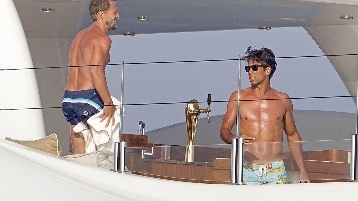 Sete Gibernau y Fernando Verdasco, a bordo de un yate en Ibiza.
