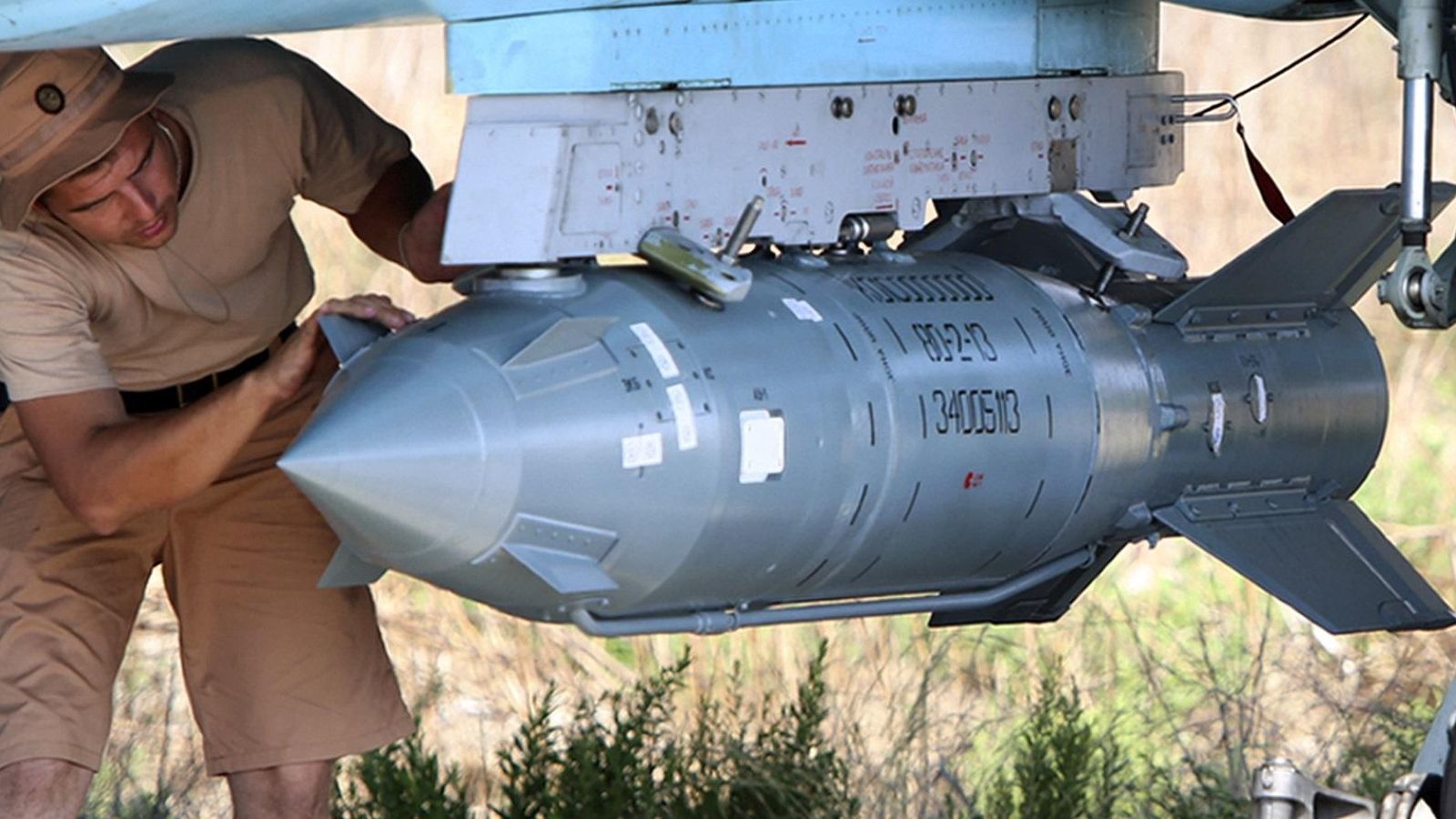 Foto: Las bombas rusas guiadas por satélite KAB-500S. (Foto: Armament Research/Alexander Kots/Komsomolskaya Pravda)