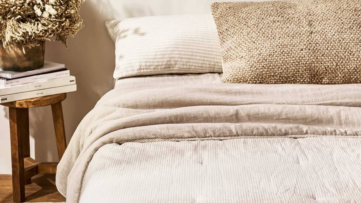 Prepara tu dormitorio para el buen tiempo con estas colchas de Zara Home
