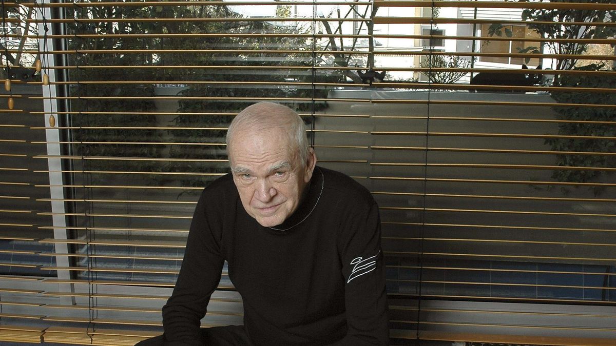 Milan Kundera, el escritor que le gastó una broma al comunismo