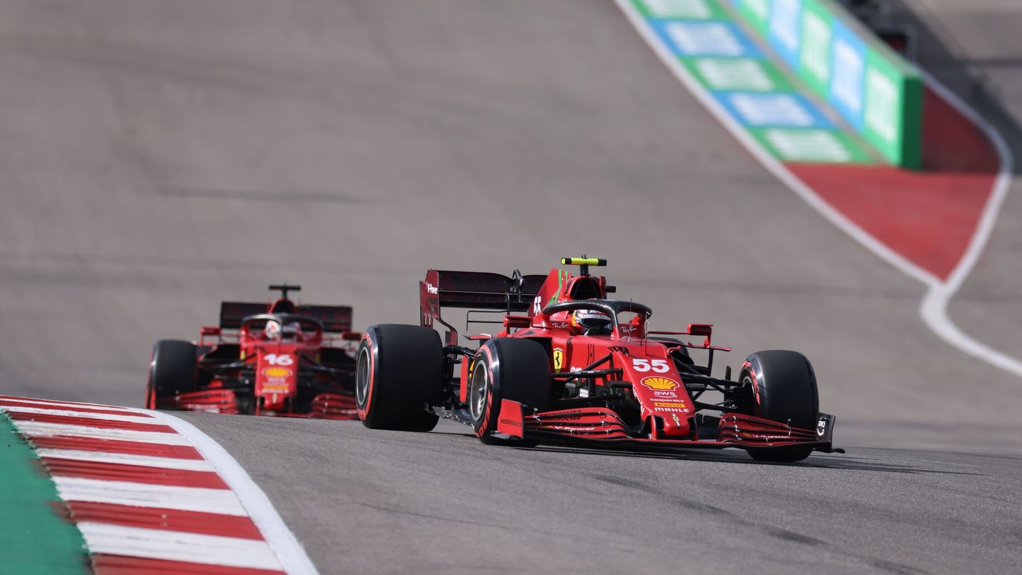 Los dos Ferraris en acción. (Reuters)