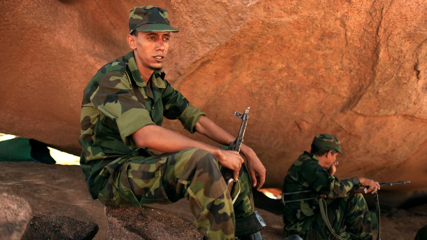 Foto de archivo de un joven voluntario de las fuerzas del Polisario en 2016. (Reuters)