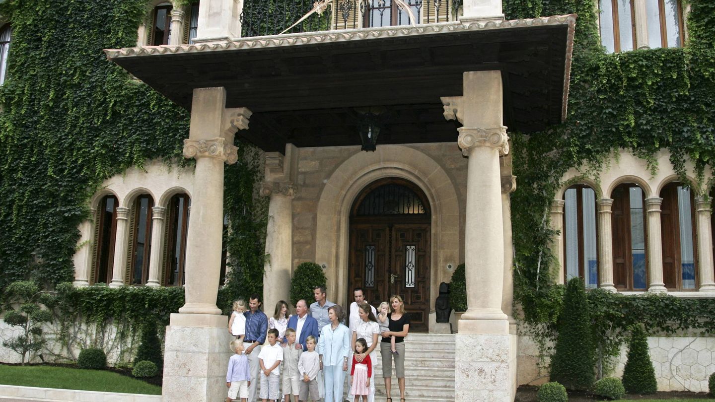 La familia real en Marivent en 2007. (Gtres)
