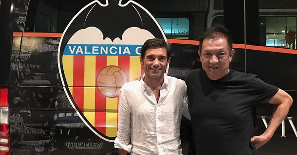 Foto: Peter Lim y Marcelino, dueño y entrenador del Valencia, respectivamente. (EFE)