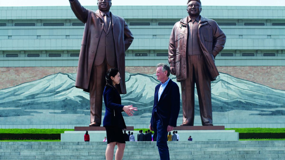 Un 'Monty Python' viaja a la surrealista Corea del Norte... y no creerás lo que pasa después