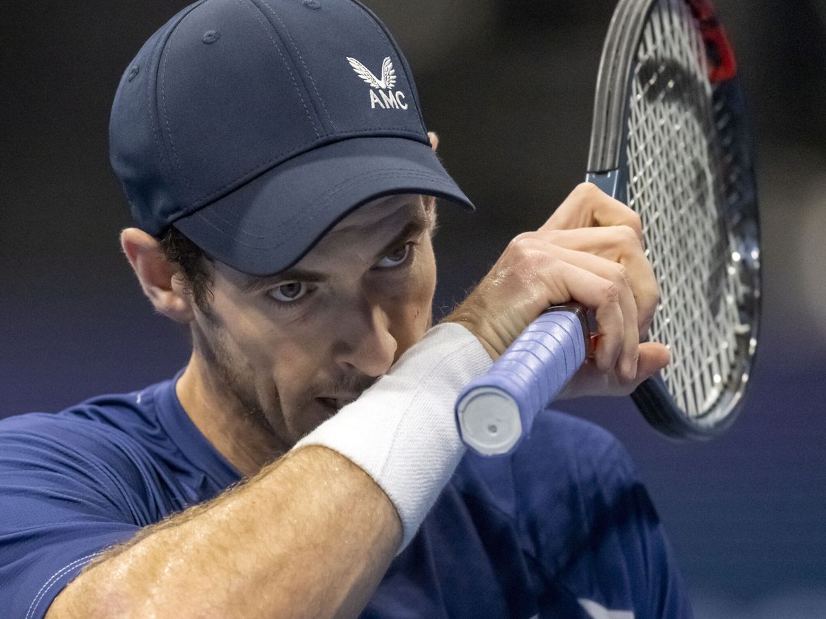 Foto: El tenista Andy Murray lleva en su gorro el logo de Castore. (EFE/Georgios Kefalas)