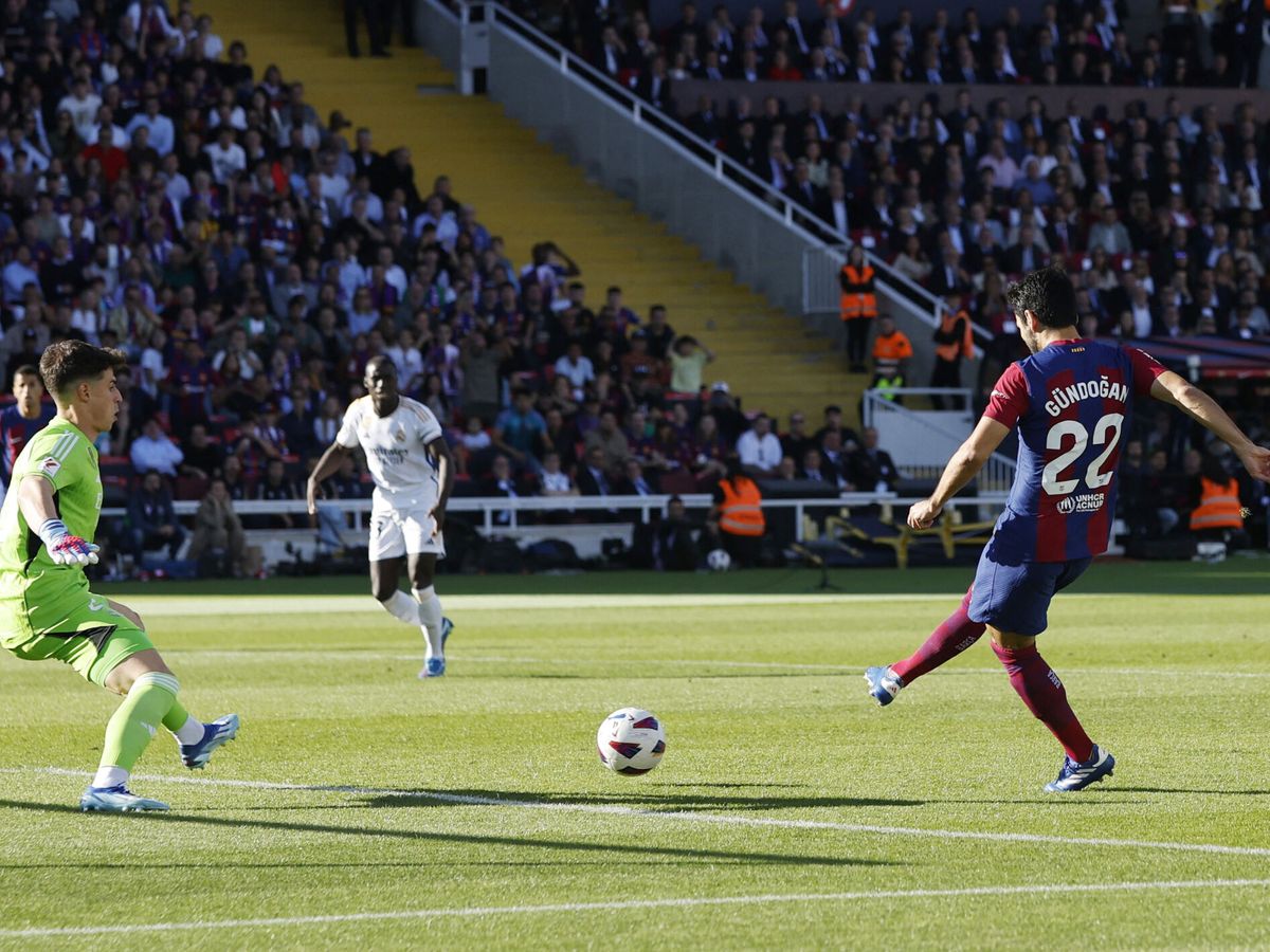Foto: Gundogan marcó el primer gol del partido. (Reuters/Albert Gea)