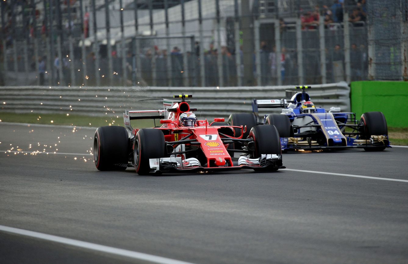 Kimi Raikkonen y Pascal Wehrlein en los entrenamientos libres 1 del GP de Italia.