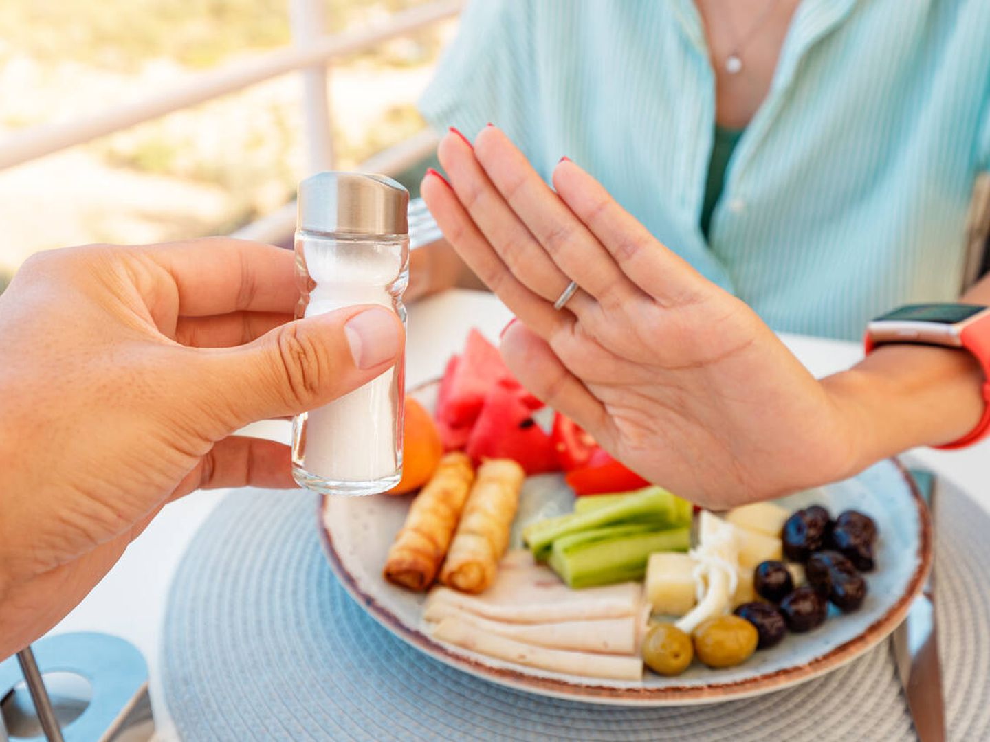 Reducir la sal en la dieta tiene numerosos beneficios para la salud. (iStock)