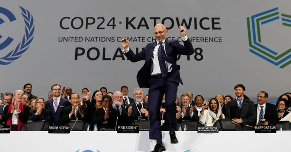 Foto: Reacción del presidente polaco Michal Kurtyka al término de la Cumbre del Clima. (Reuters)