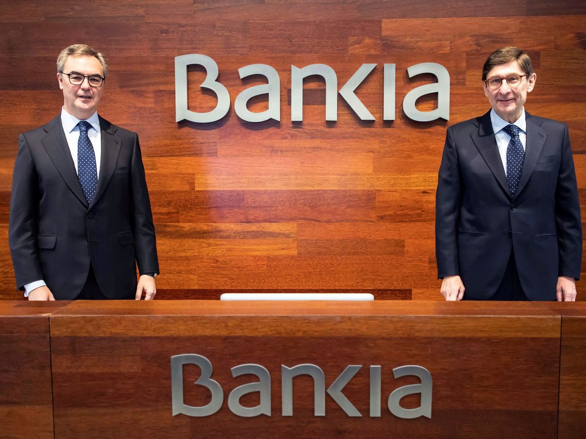 Foto: El presidente de Bankia, José Ignacio Goirigolzarri (d), junto al consejero delegado de Bankia, José Sevilla. (Efe)