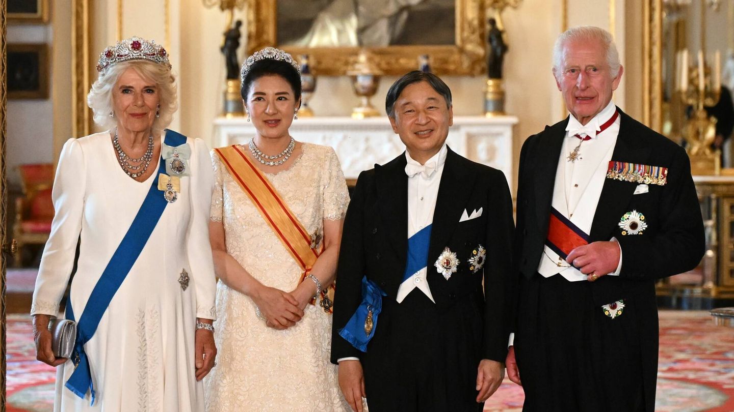 Los reyes Carlos y Camila junto a los emperadores de Japón. (Gtres)