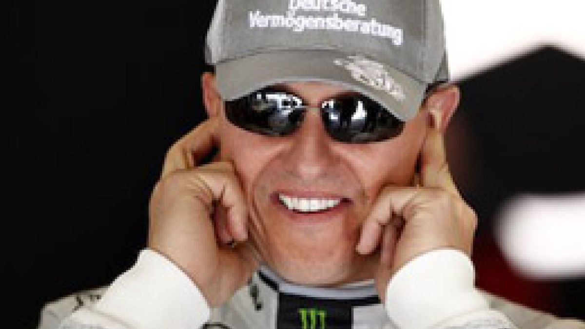 Michael Schumacher seguirá luchando "a todo gas" por subirse al podio