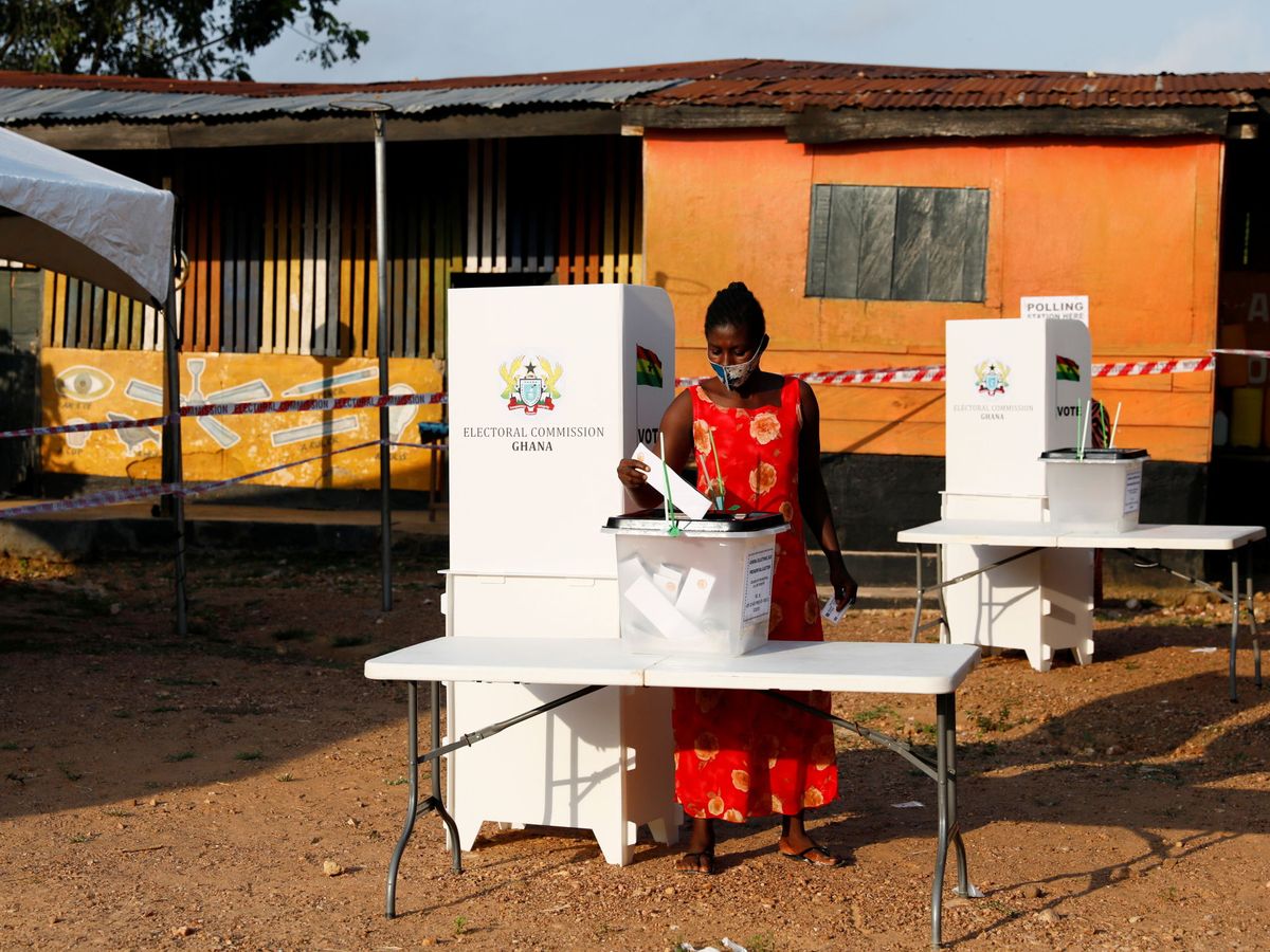 Foto: Votación de las últimas elecciones presidenciales y legislativas de Ghana en diciembre de 2020. (Reuters/Francis Kokoroko)