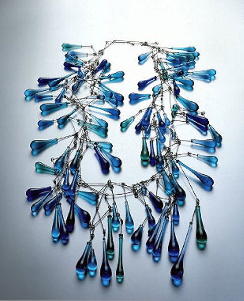 Foto: Innovadoras joyas de cristal en una muestra en Nueva York