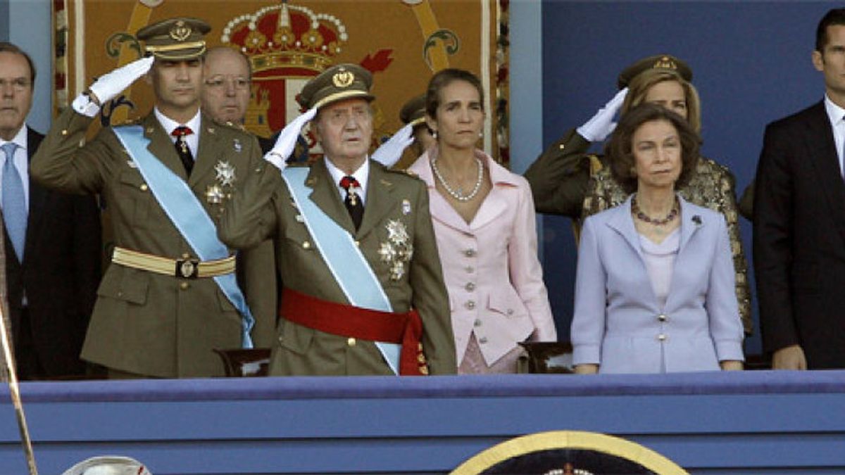Un año después, la Infanta Cristina y Urdangarín fuera del palco del Día de la Fiesta Nacional
