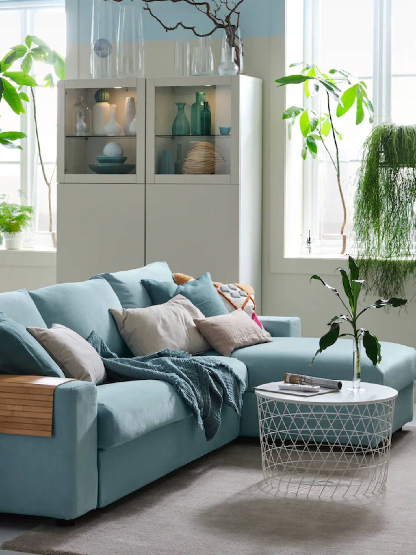 Tres sofás y tres complementos extra para decorar tres salones. (Cortesía/Ikea)